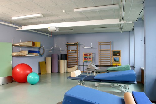 Handi-Move - - Oplossing voor de kinezaal - Plafondmotor , Traverse rails