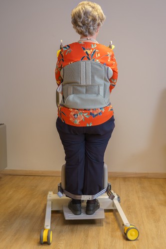 Actieve tilband - Geen of weinig belasting onder de oksels - Soulève-personne actif 2620 - avec mouvement de levage naturel - Handi-Move Lève-personnes