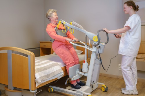 Handi-Move - Actieve tillift 2620 - met natuurlijke 'sta op' beweging - Transfer van/naar bed Handi-Move - Actieve tillift 2620 - met natuurlijke 'sta op' beweging - Transfer van/naar bed
