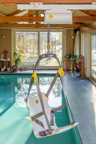 Plafondmotor als zwembadlift , Tilstoel voor zwembadlift