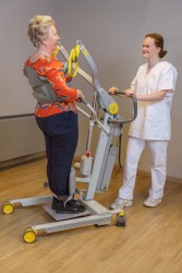 Stabiele sta-houding - Soulève-personne actif 2620 - avec mouvement de levage naturel - Handi-Move Lève-personnes