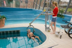 Lève-personne mobile de piscine , Handi-siège , Fléau Classique