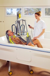 Mobiele tillift '2600' (Victor) ; Mobiele tillift met elektrisch kanteljuk 2610 (Victor) ; Elektrisch kanteljuk - Handi-Move Tilliften